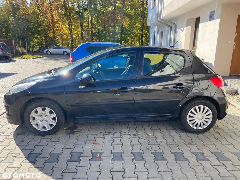 Peugeot 207 - 1