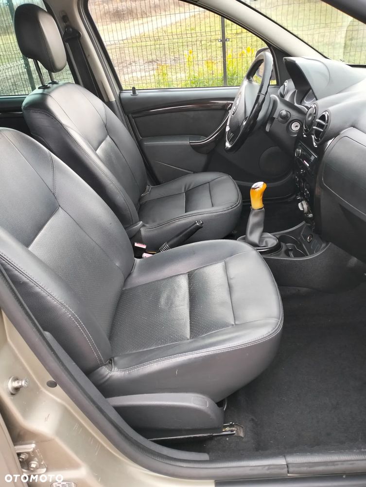 Dacia Duster 1.6 - 15