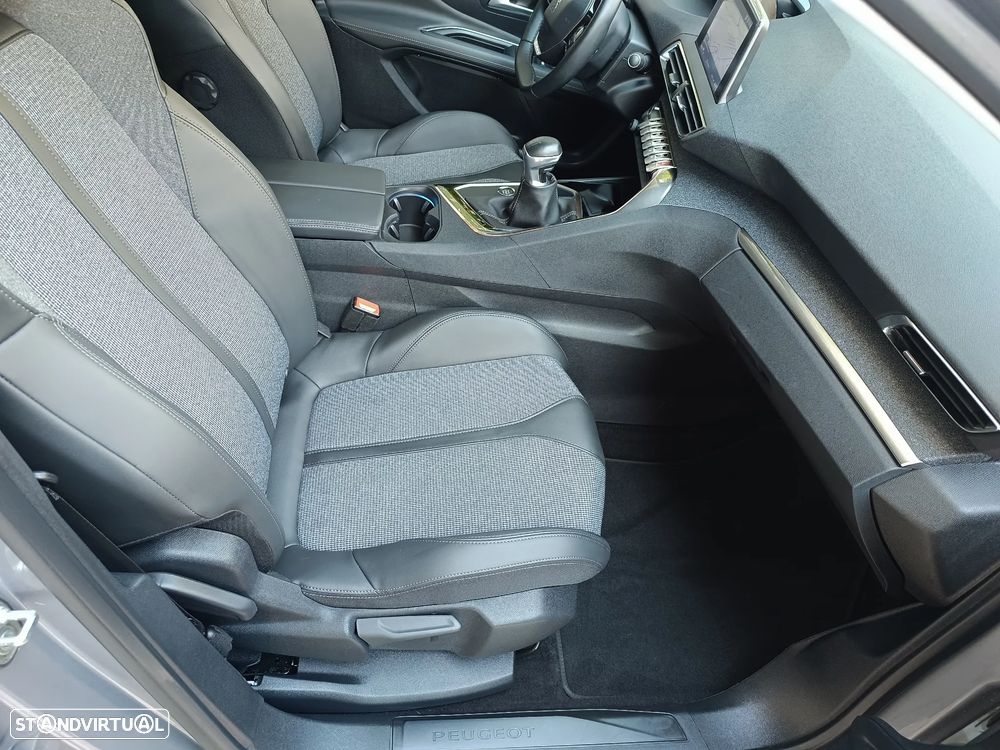 Peugeot 3008 1.2 PureTech Allure Pack - 20