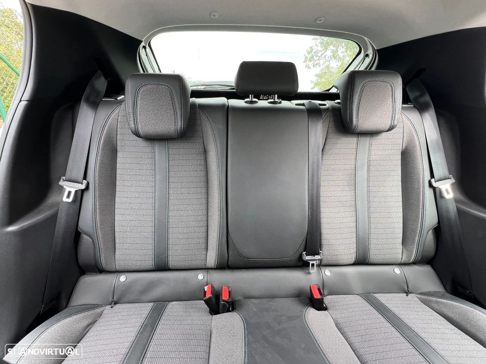 Peugeot 208 1.2 PureTech Allure EAT8 - 23