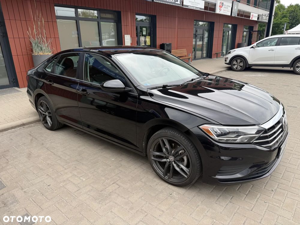 Volkswagen Jetta - 4