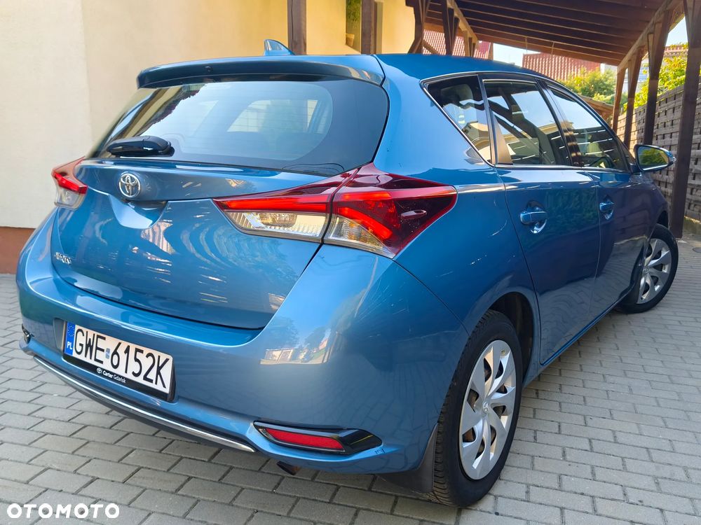 Toyota Auris 1.6 Premium - 4