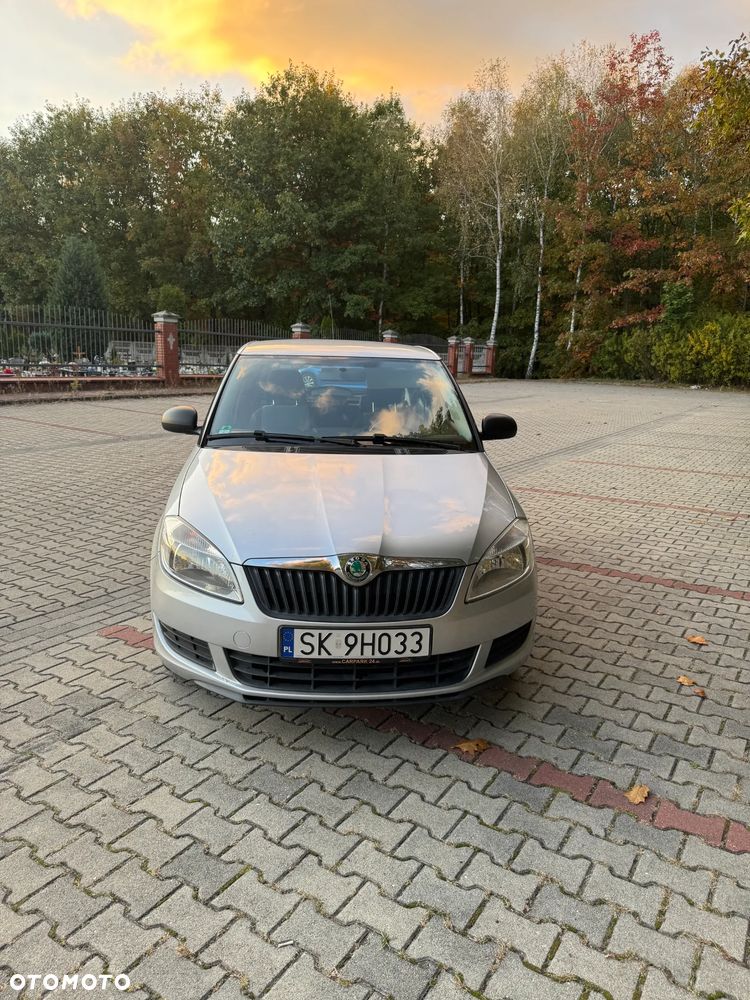 Skoda Fabia 2011 photo 4