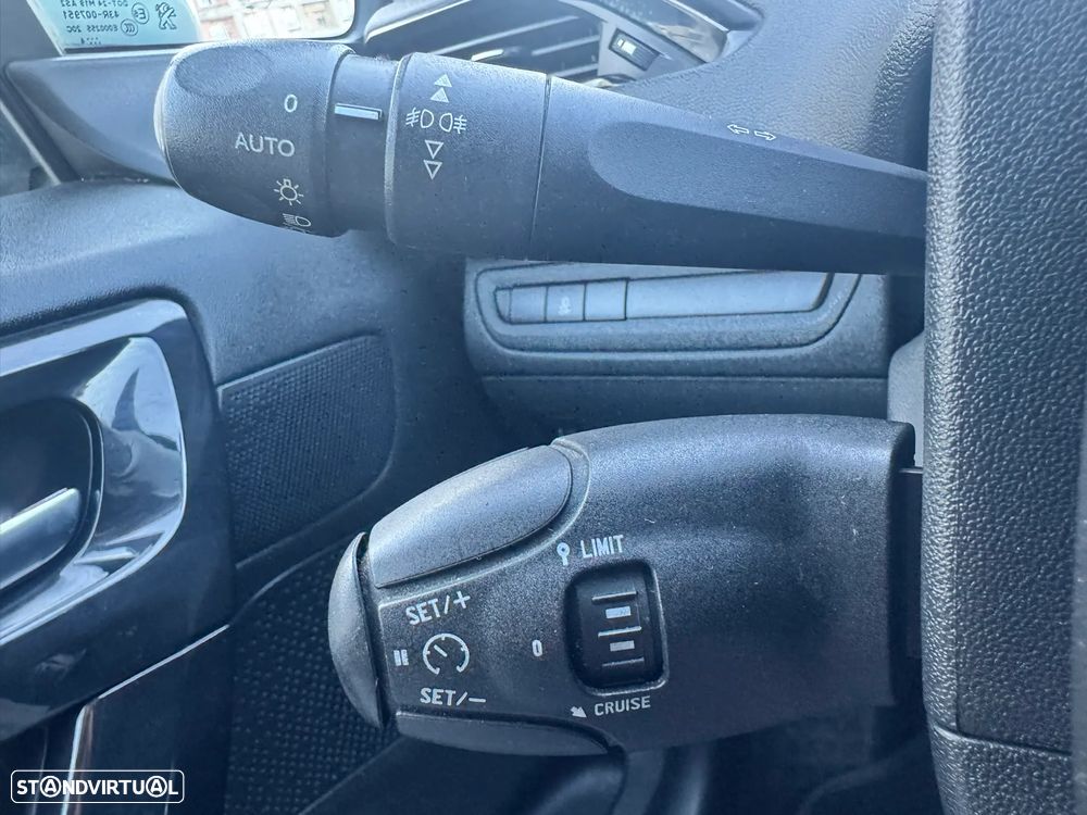 Peugeot 208 1.4 HDi Active - 17