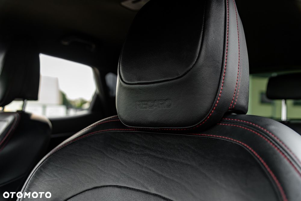Kia Ceed 1.6 T-GDI GT - 38