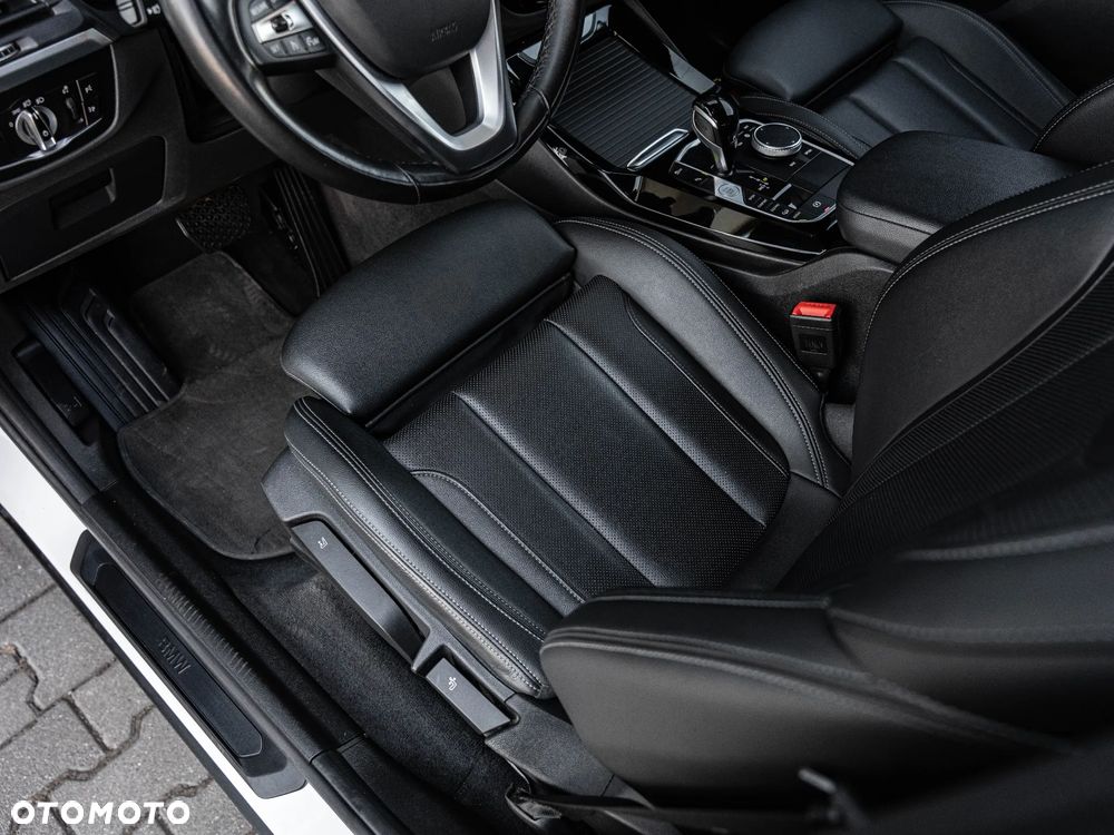 BMW X3 xDrive20i mHEV - 20