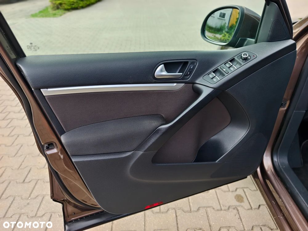 Volkswagen Tiguan 2.0 TDI SCR 4MOTION BlueMotion Technology DSG Sport & Style - 6