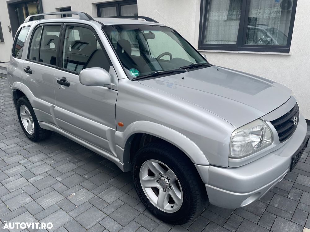 Suzuki Grand Vitara 2.0i - 3