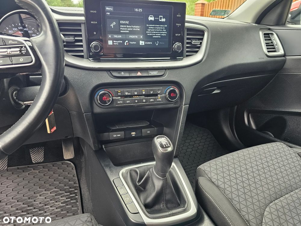 Kia XCeed 1.4 T-GDI L Business Line - 12