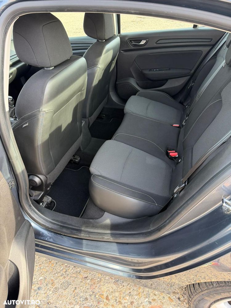 Renault Megane TCE GPF Zen - 16