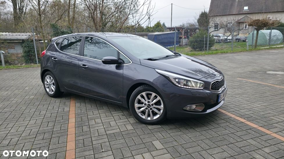 Kia Ceed 1.6 CRDi 136 ISG Spirit - 10