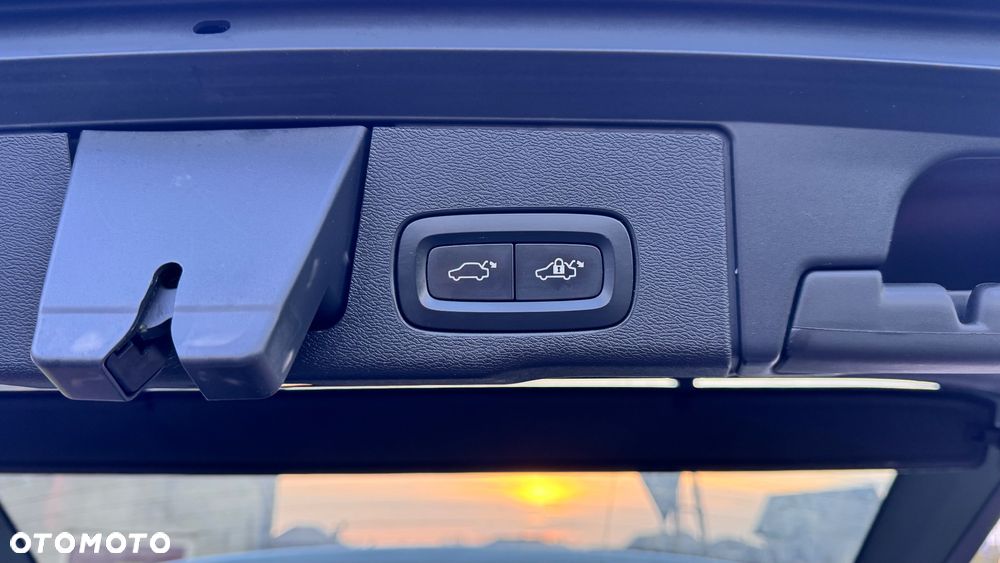 Volvo XC 60 D5 AWD Inscription - 34