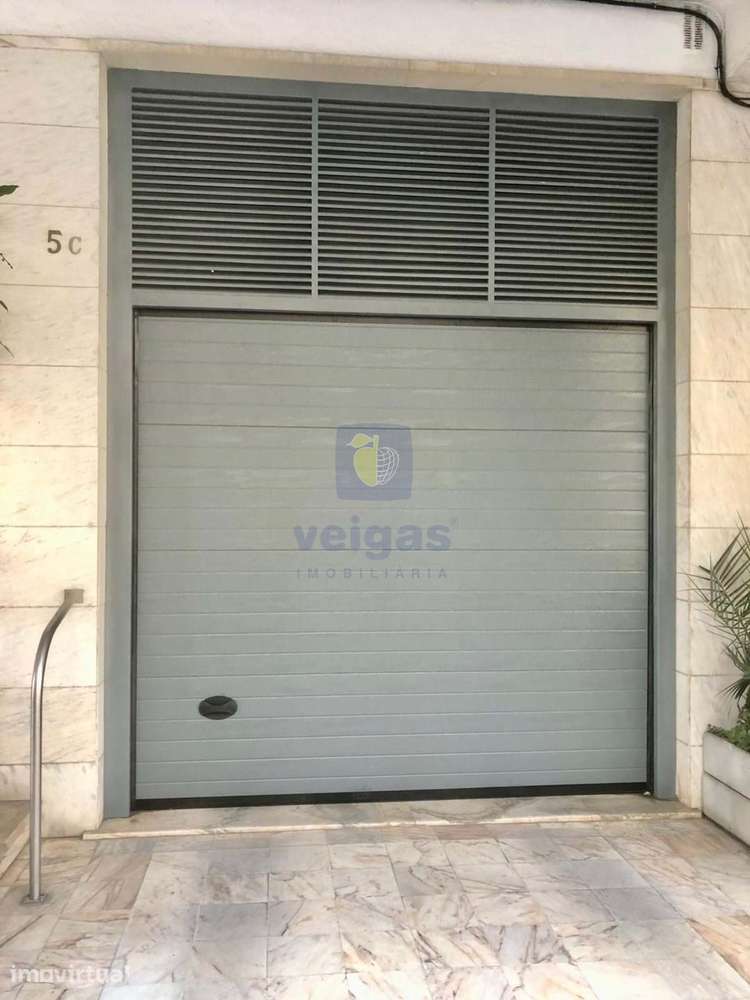 Parqueamento 1 Carro ou Motas, Benfica, Pedralvas - Grande imagem: 3/14