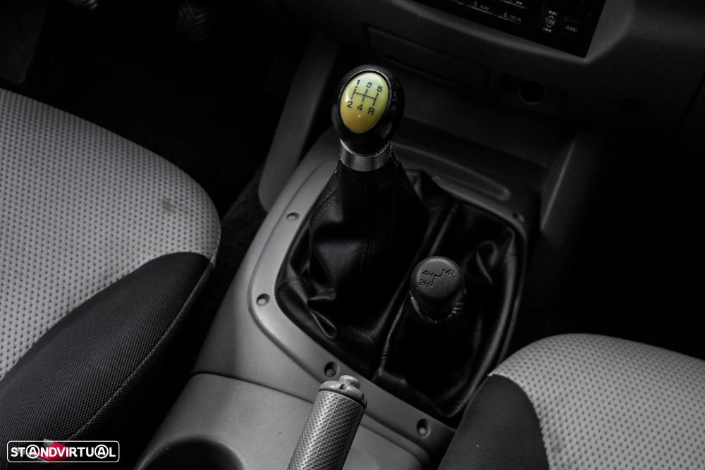 Mitsubishi L200 2.5 DI-D CD Intense 4WD - 32