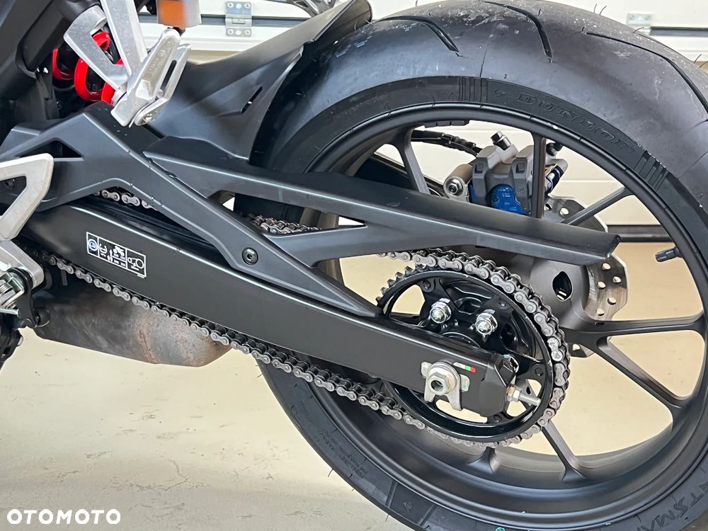 Honda CB - 12