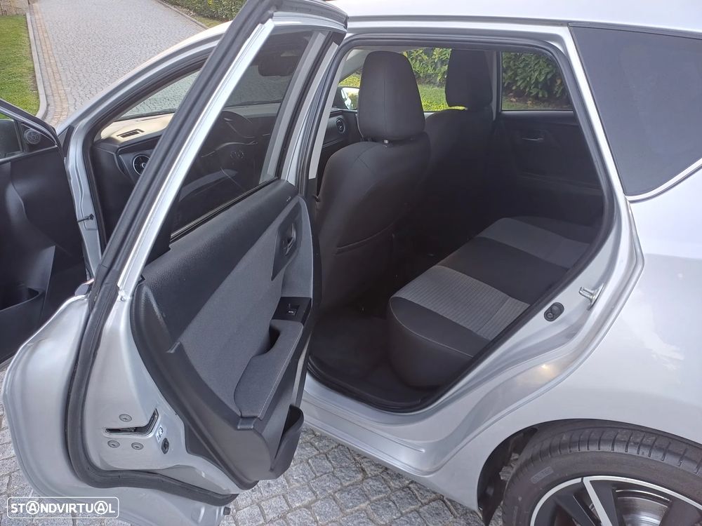 Toyota Auris 2018 photo 4