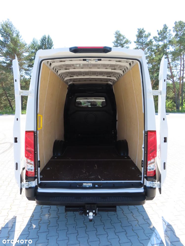 Iveco DAILY 35S18 DOKA Dubel Brygadowy MIXTO 7-Mio Os.+812 Kg Ład. POWER 3.0 HPI 180 KM Hi-Matic Automat L4H2 Rozstaw Osi 4100 mm WZMACNIANY FULL OPCJA Wyposażenia Gwarancja Fabryczna HAK 3500 KG Stan Auta Jak Z Salonu NOWY - 18