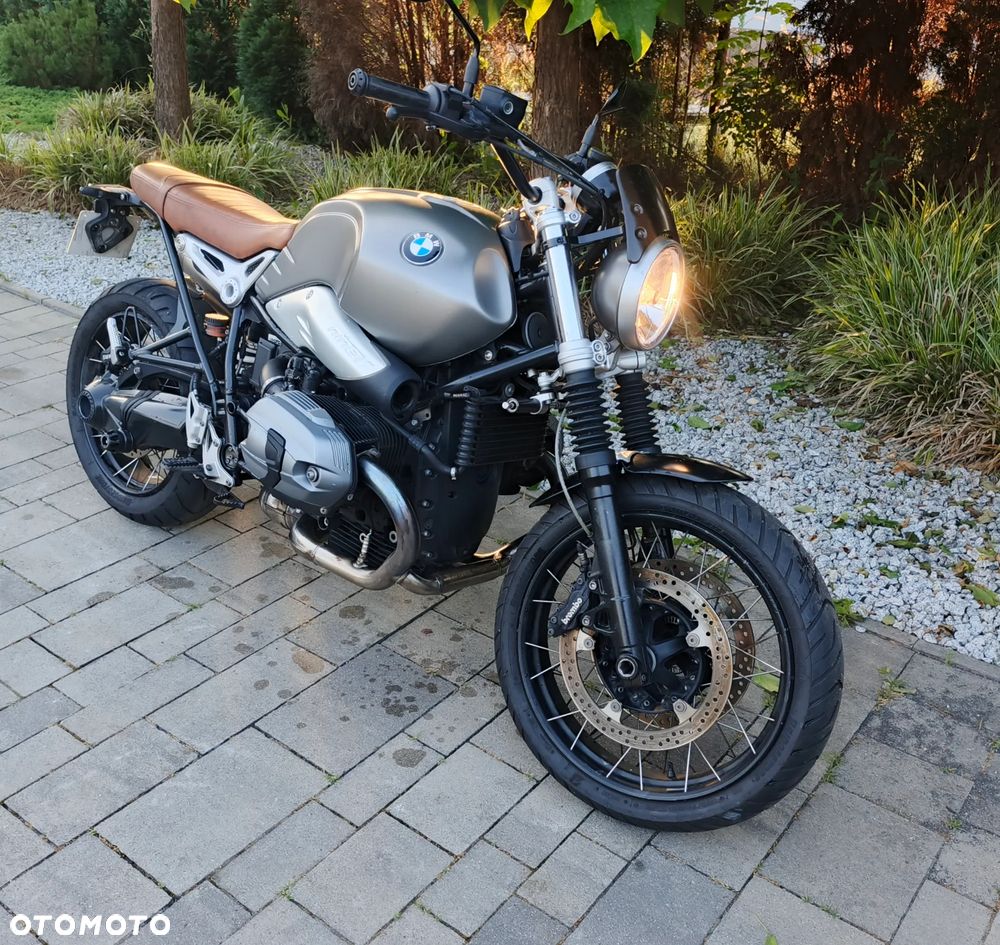 BMW R - 8