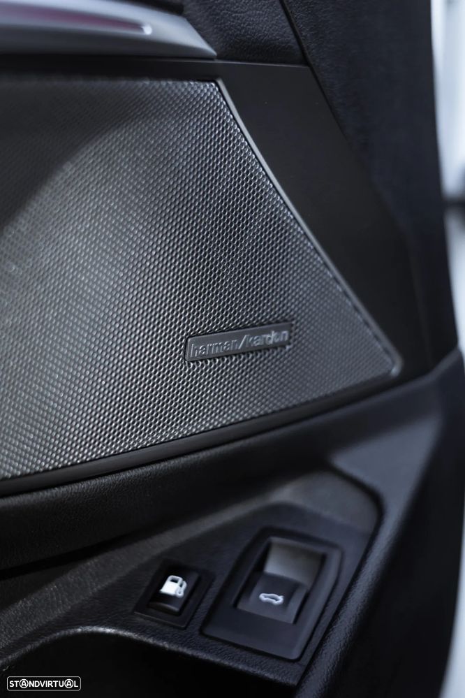 BMW 330 e Aut. M Sport - 22