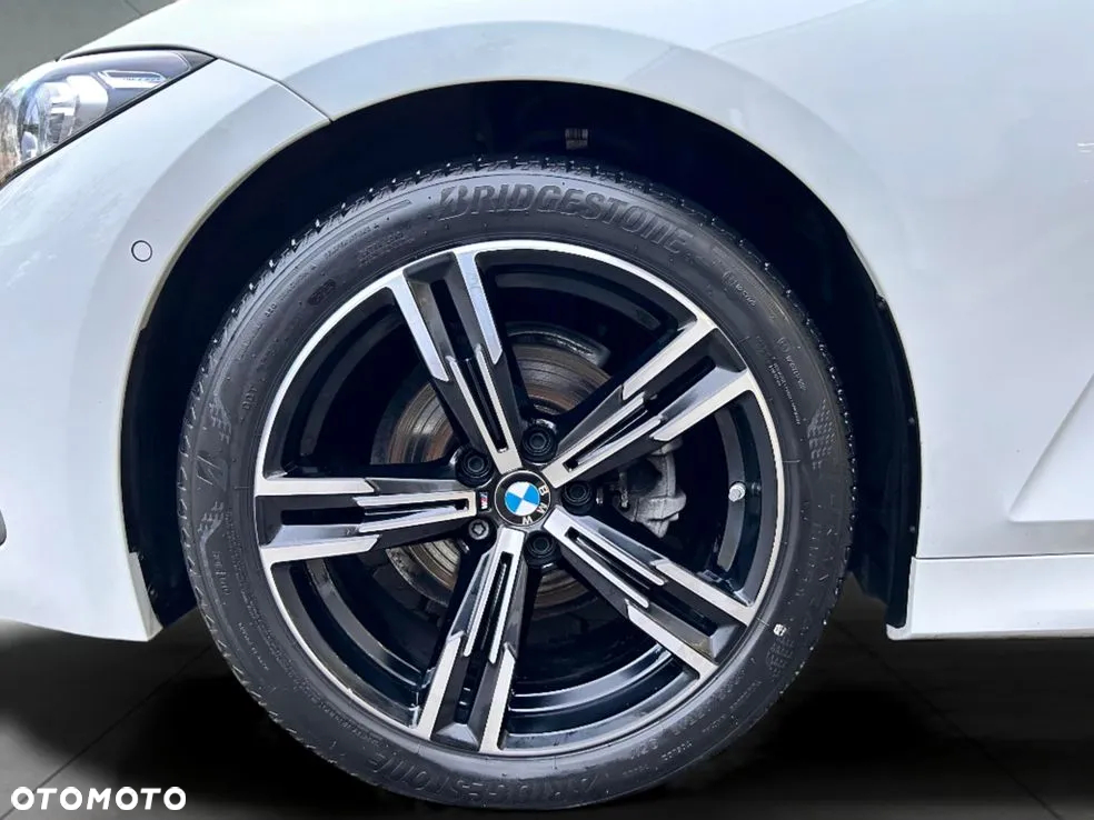 BMW Seria 3 318i M Sport - 10