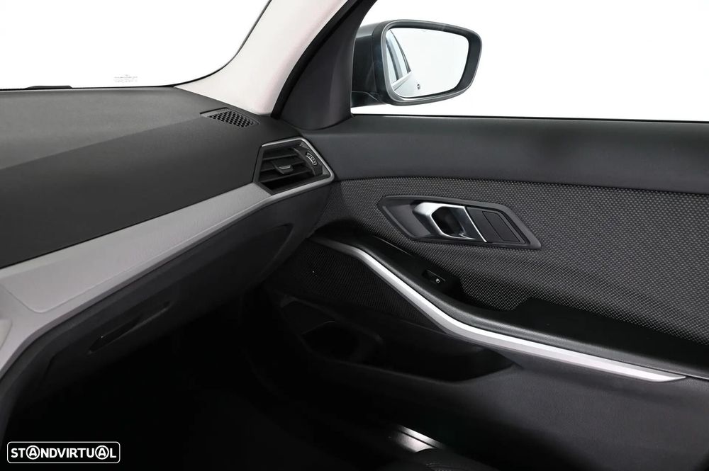 BMW 318 d Auto - 29