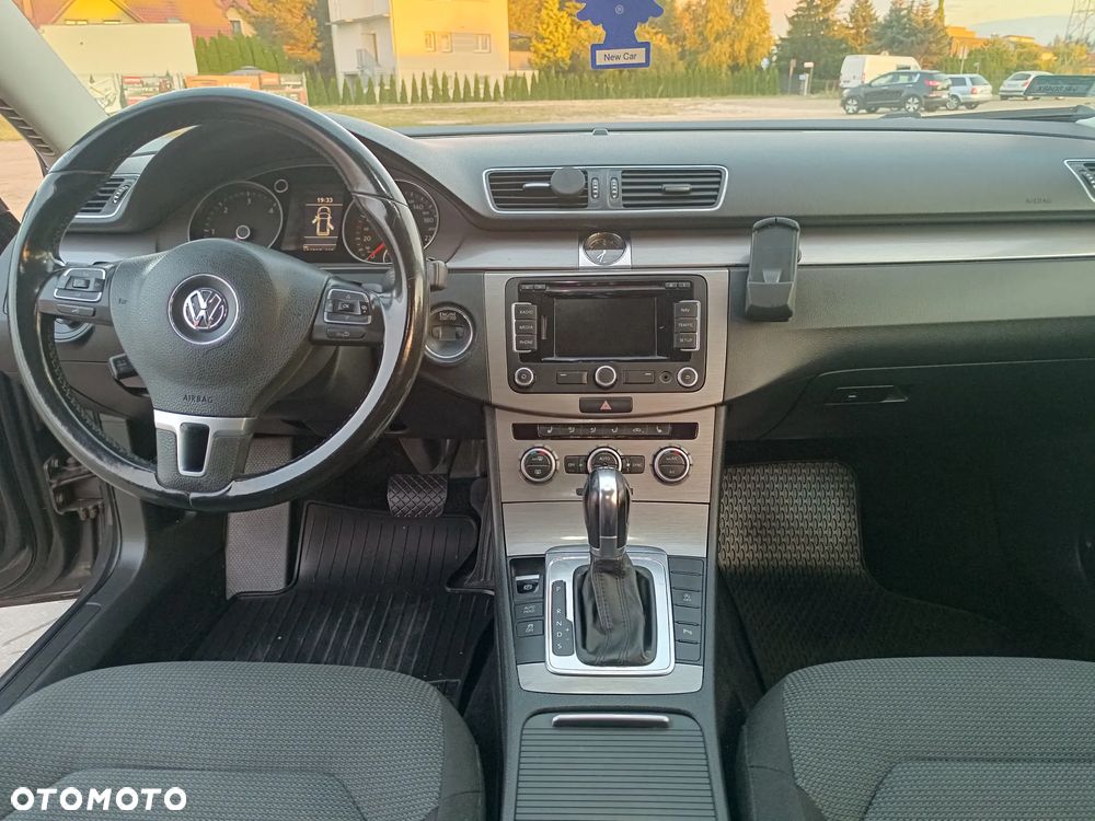 Volkswagen Passat 2.0 TDI DSG BlueMotion Technology Comfortline - 22