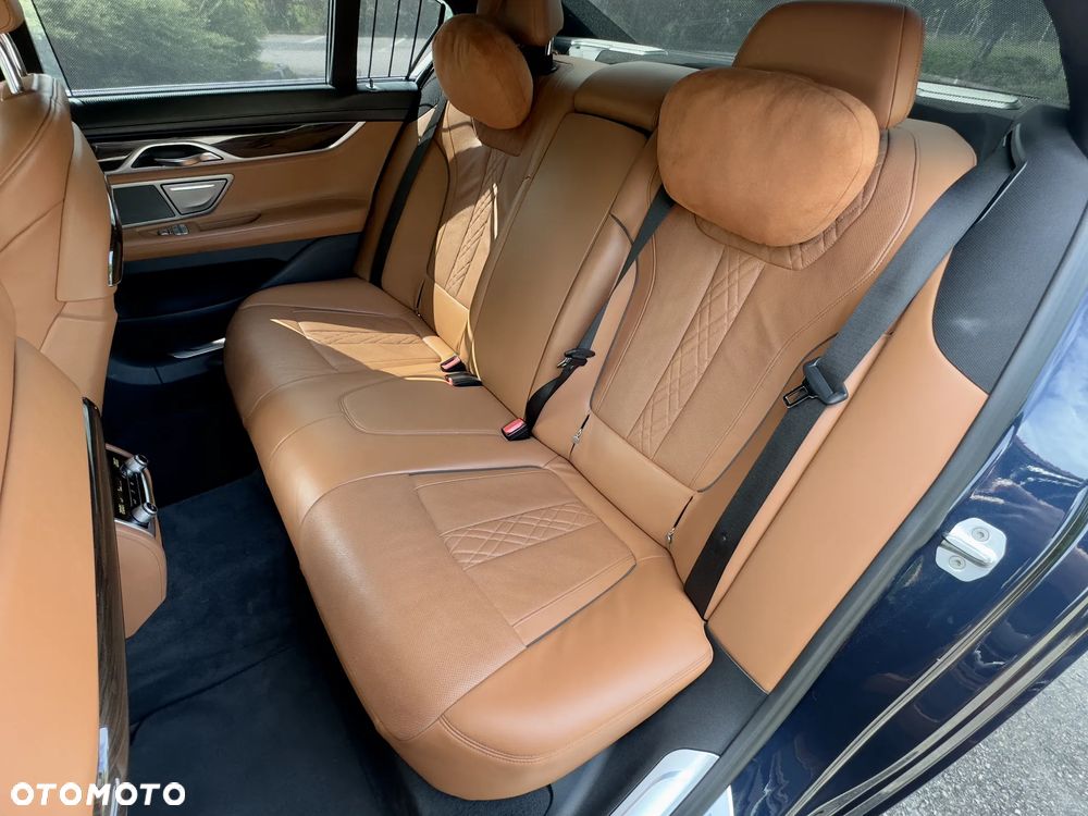 BMW Seria 7 740d xDrive - 10