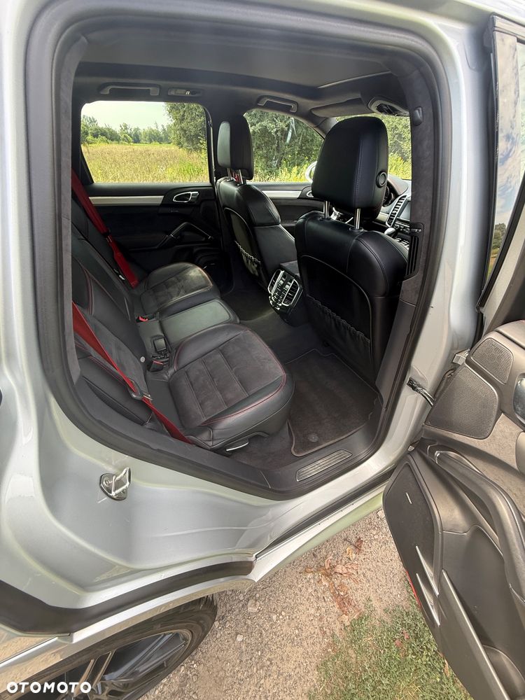 Porsche Cayenne - 9