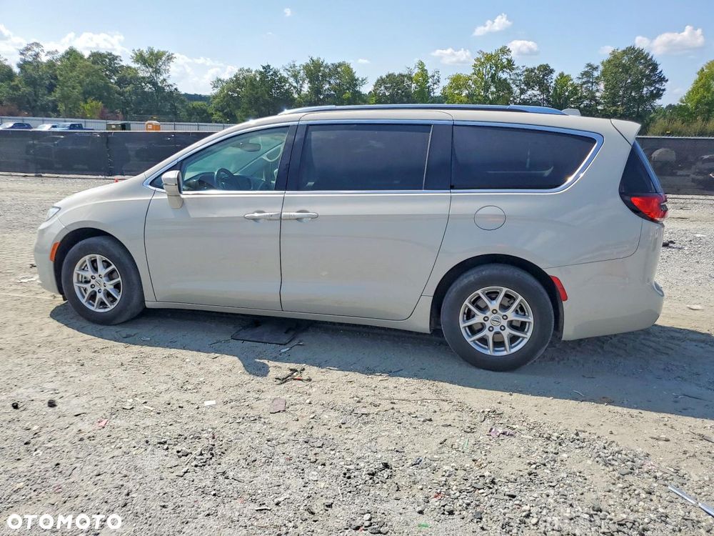 Chrysler Pacifica - 4