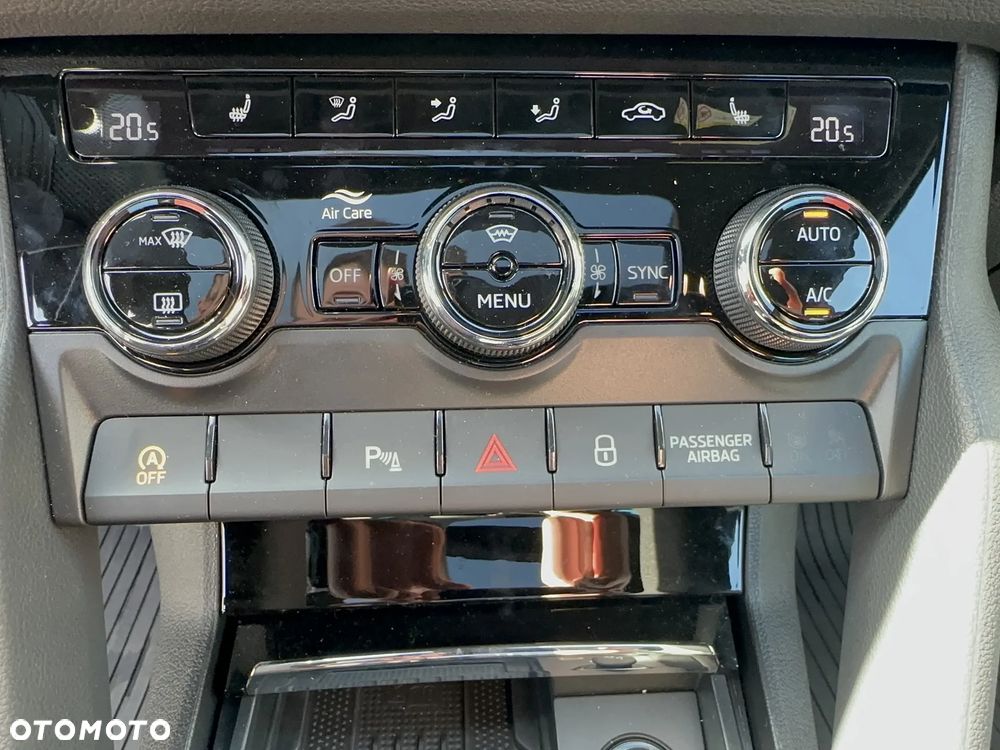 Skoda Karoq 1.5 TSI ACT Sportline DSG - 27