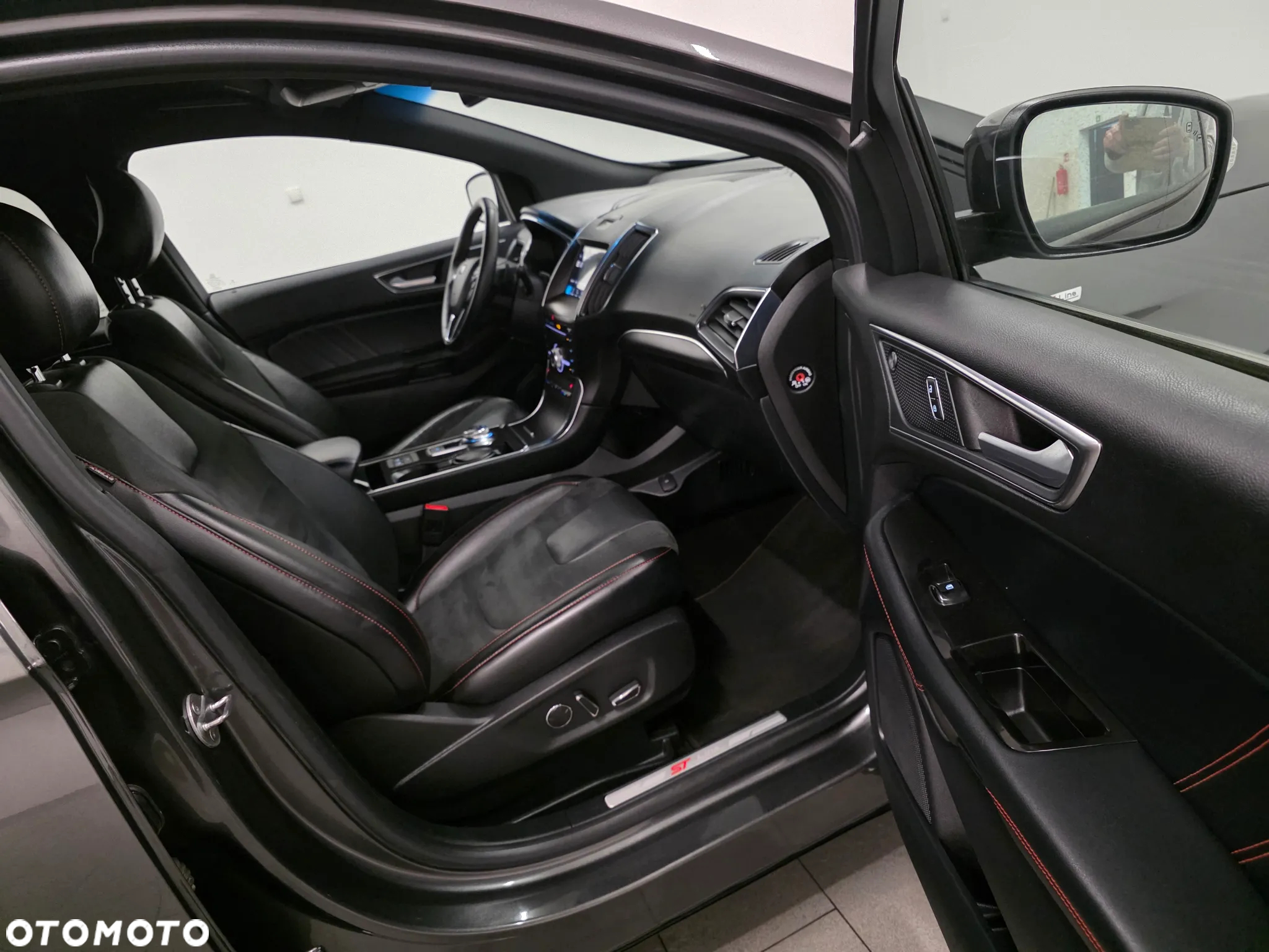 Ford Edge 2.0 EcoBlue Twin-Turbo 4WD ST-Line - 29