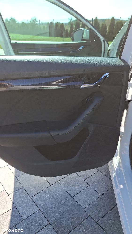 Skoda Octavia 2.0 TDI DSG RS - 12