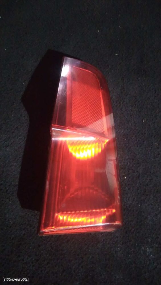 Farolim Stop Direito Mala Fiat Punto (188_) - 2