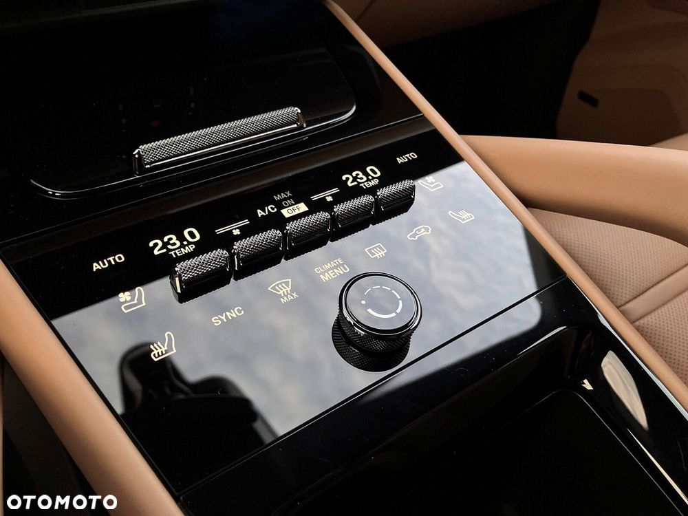 Porsche Cayenne - 31