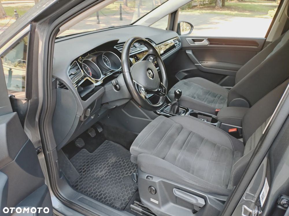 Volkswagen Touran 1.5 TSI EVO Comfortline - 15