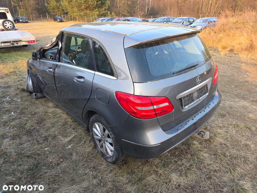 Mercedes-Benz Klasa B 180 CDI (BlueEFFICIENCY) - 4