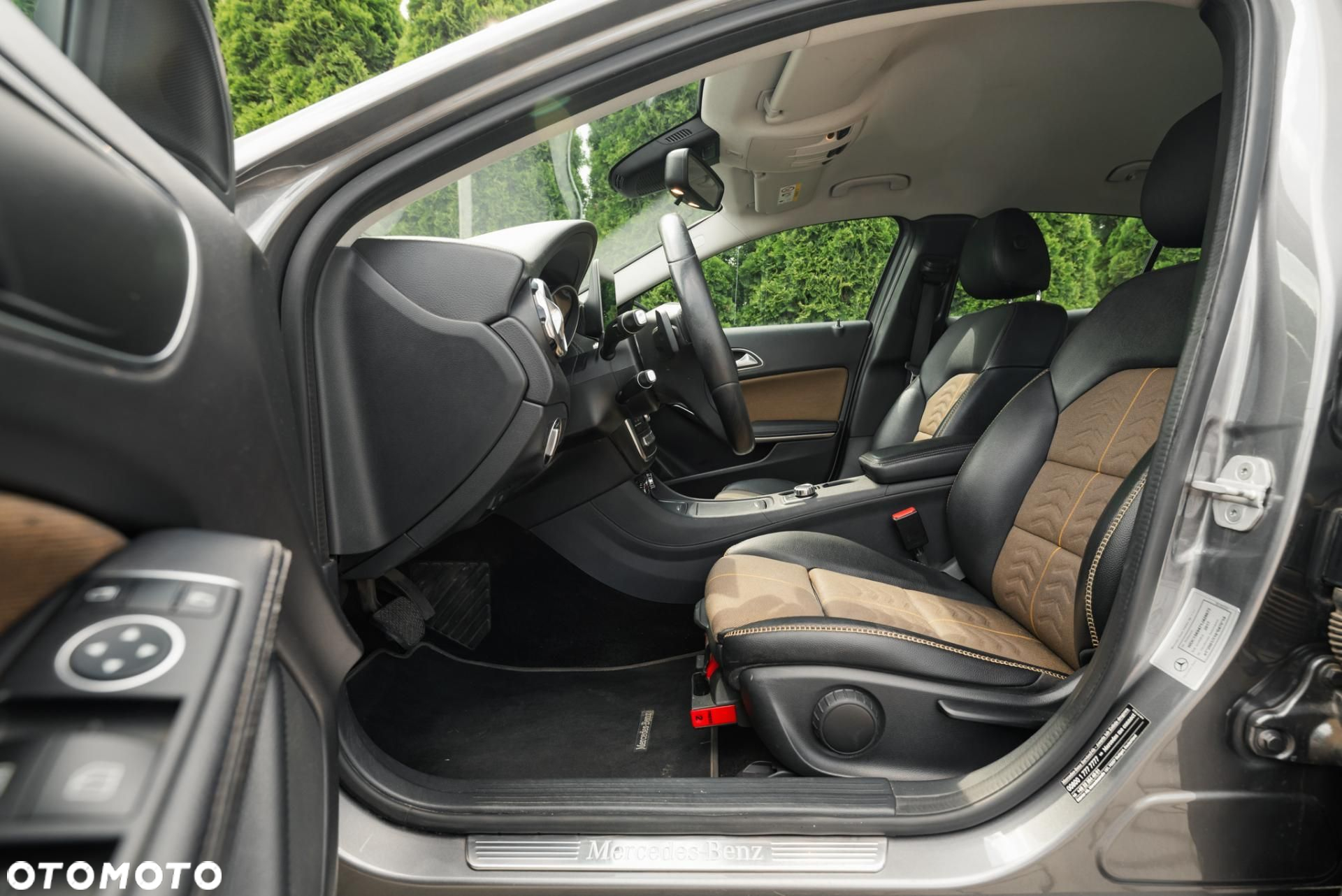 Mercedes-Benz GLA - 13