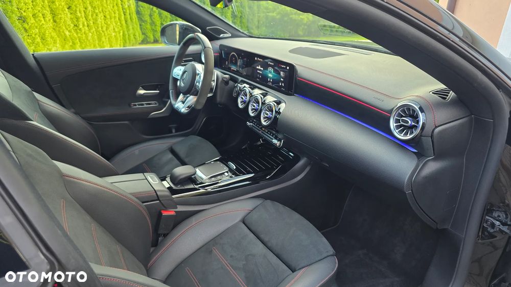 Mercedes-Benz CLA AMG 35 4-Matic 7G-DCT - 17
