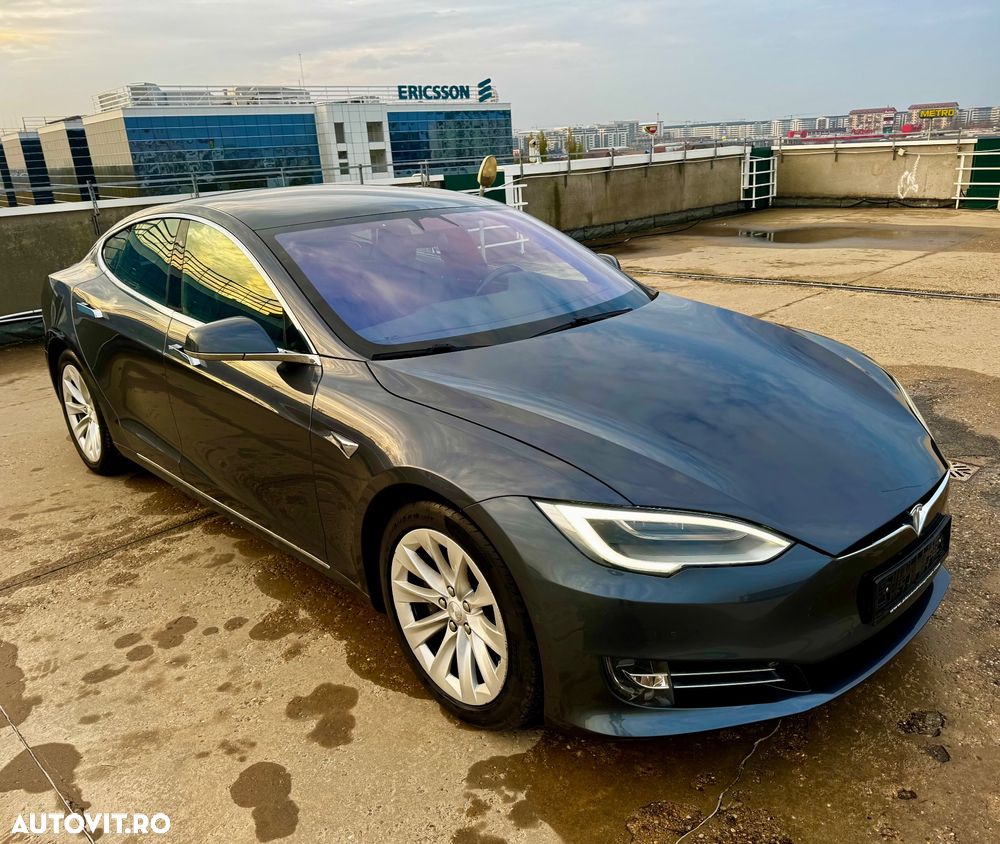 Tesla Model S - 2