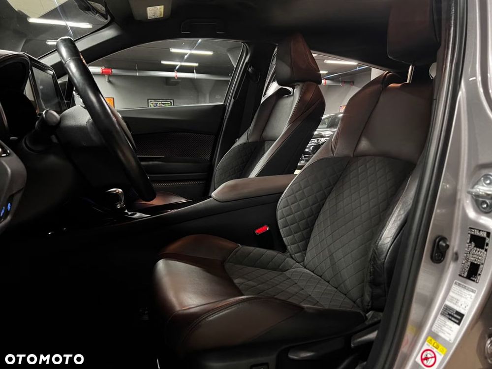 Toyota C-HR Lounge - 13