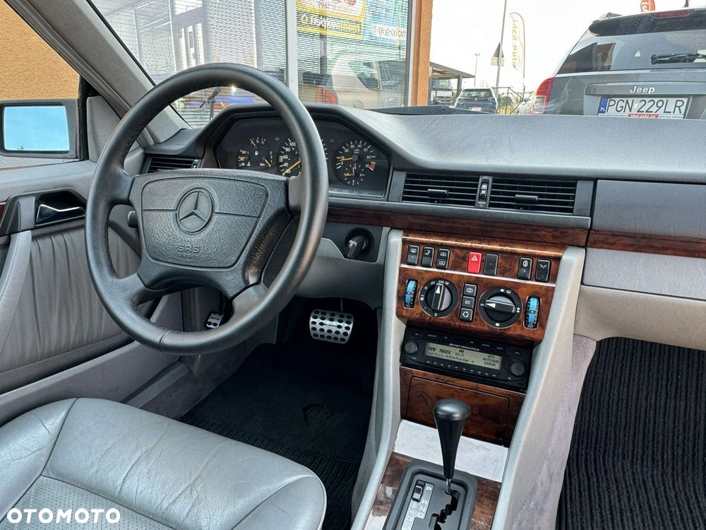 Mercedes-Benz W124 (1984-1993) - 27