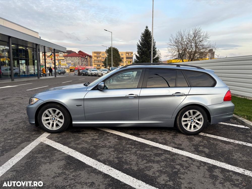 BMW Seria 3 320d DPF Touring - 12