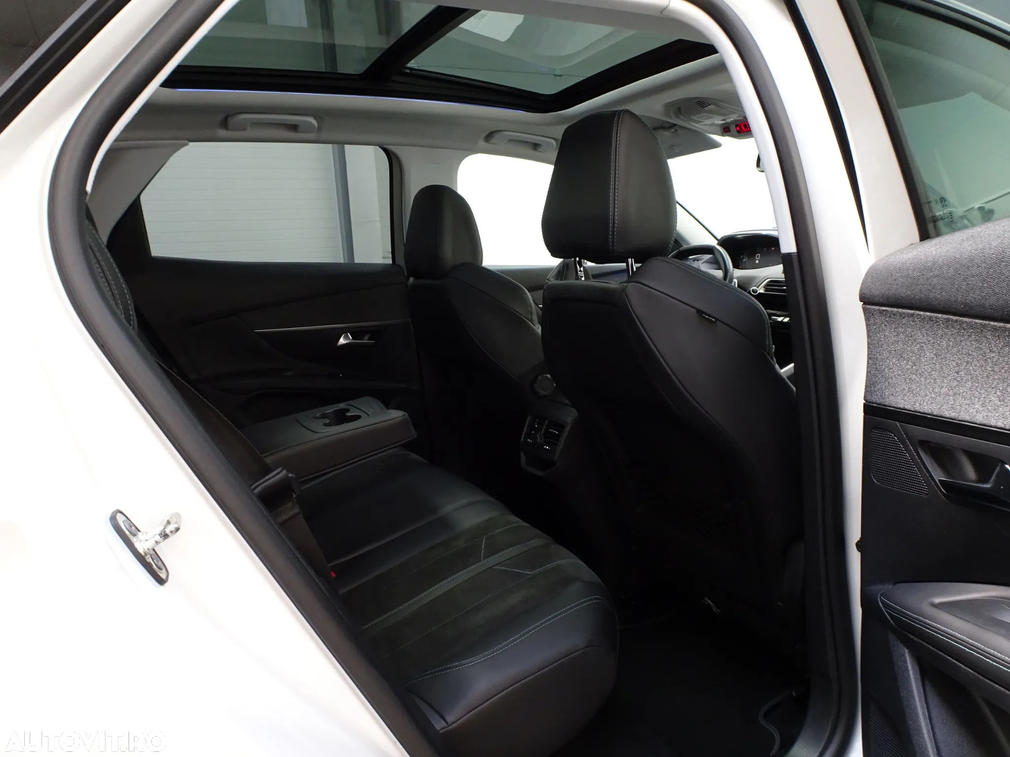 Peugeot 3008 PureTech 130 Stop & Start GPF EAT8 Crossway - 6