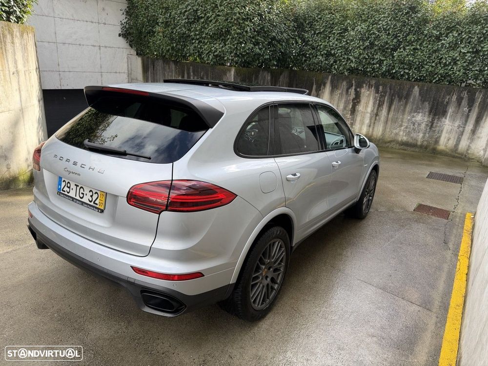 Porsche Cayenne Platinum Edition - 7