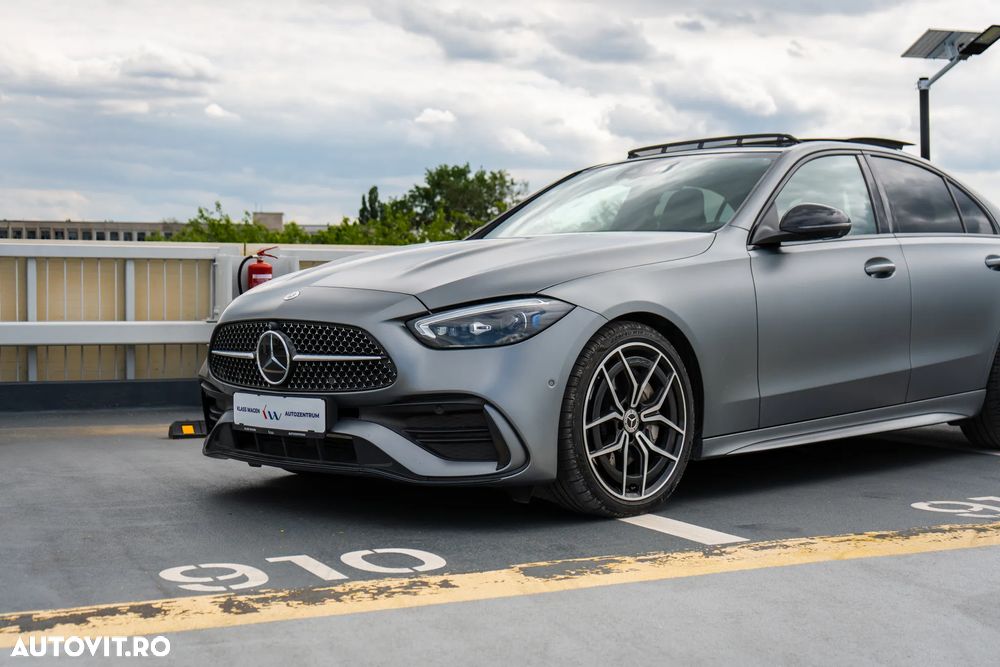 Mercedes-Benz C 300 4MATIC 9G-TRONIC AMG Line - 9