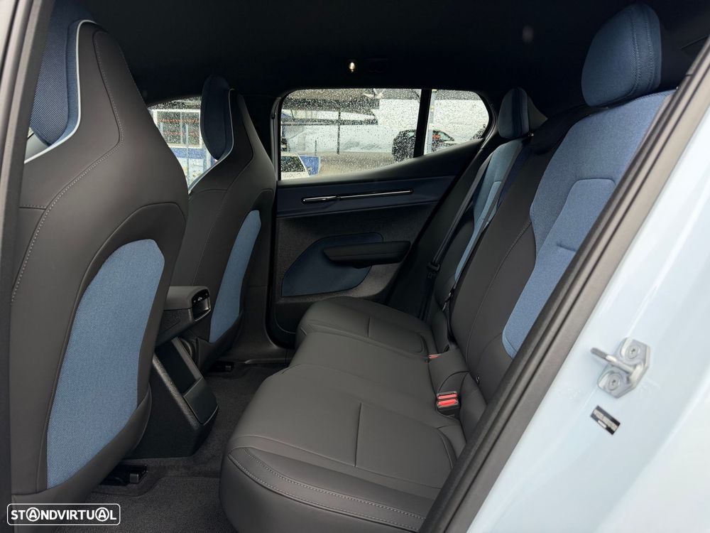 Volvo EX30 69 kWh Single Motor Extended Range Plus - 50
