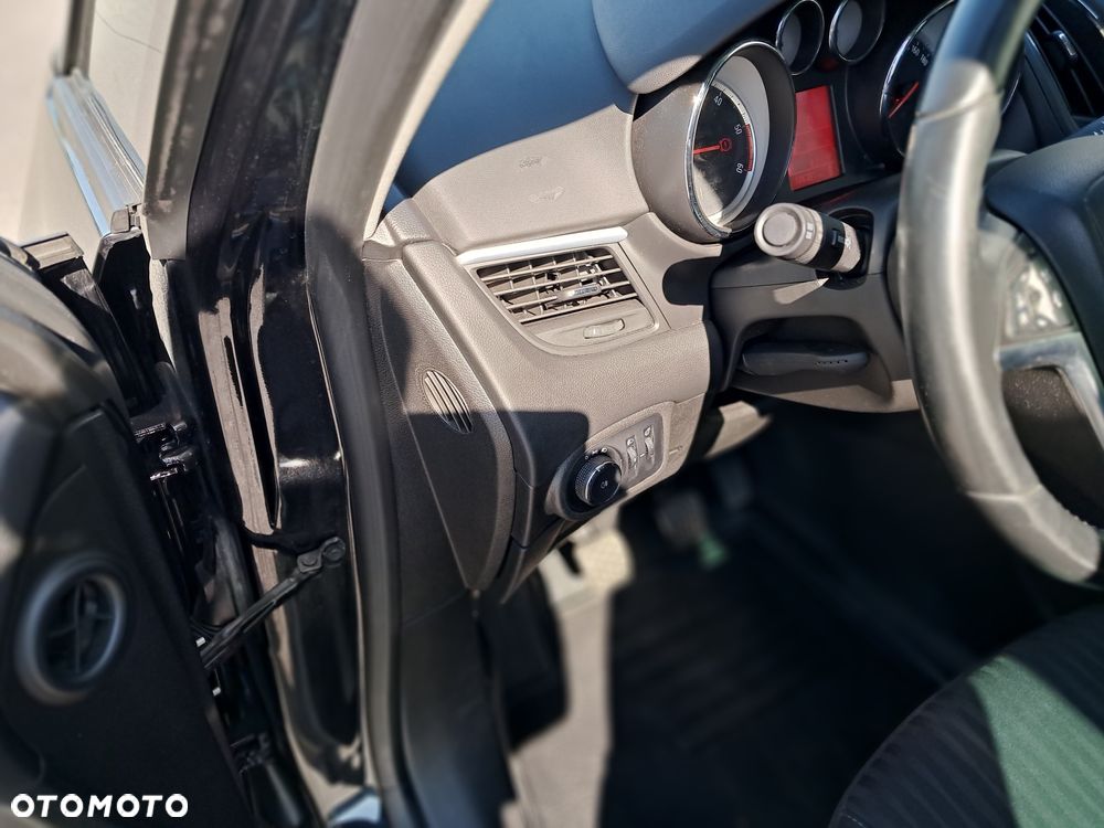 Opel Zafira - 14