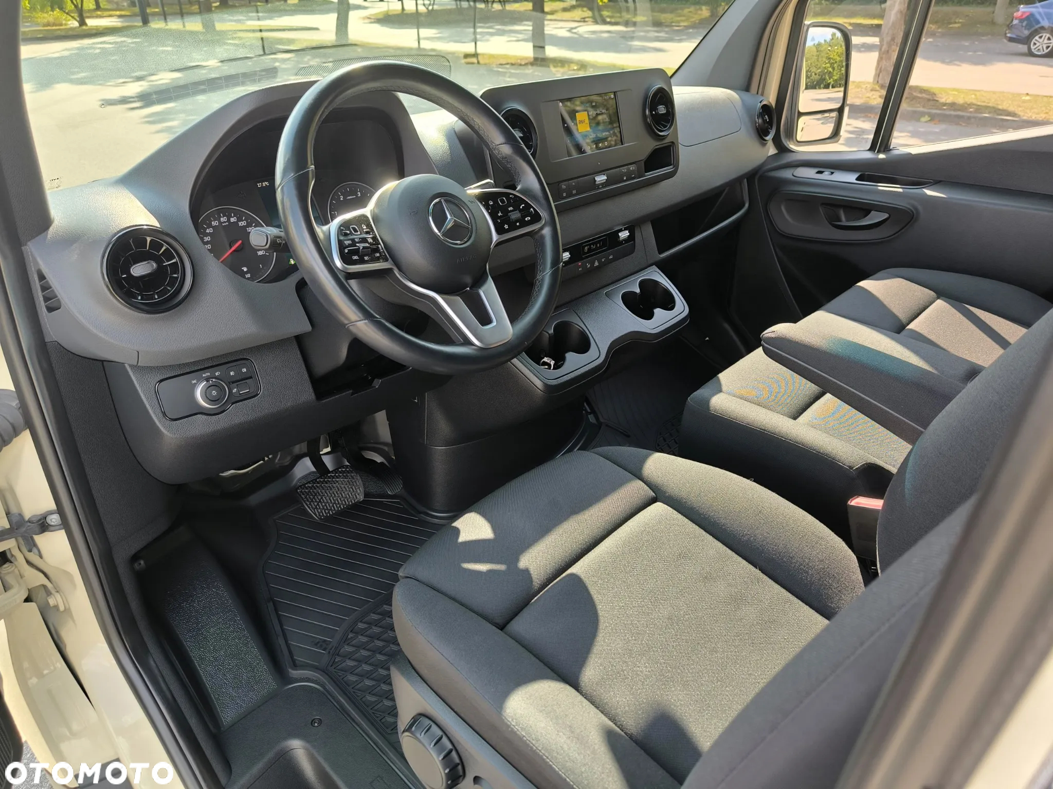 Mercedes-Benz Sprinter - 22
