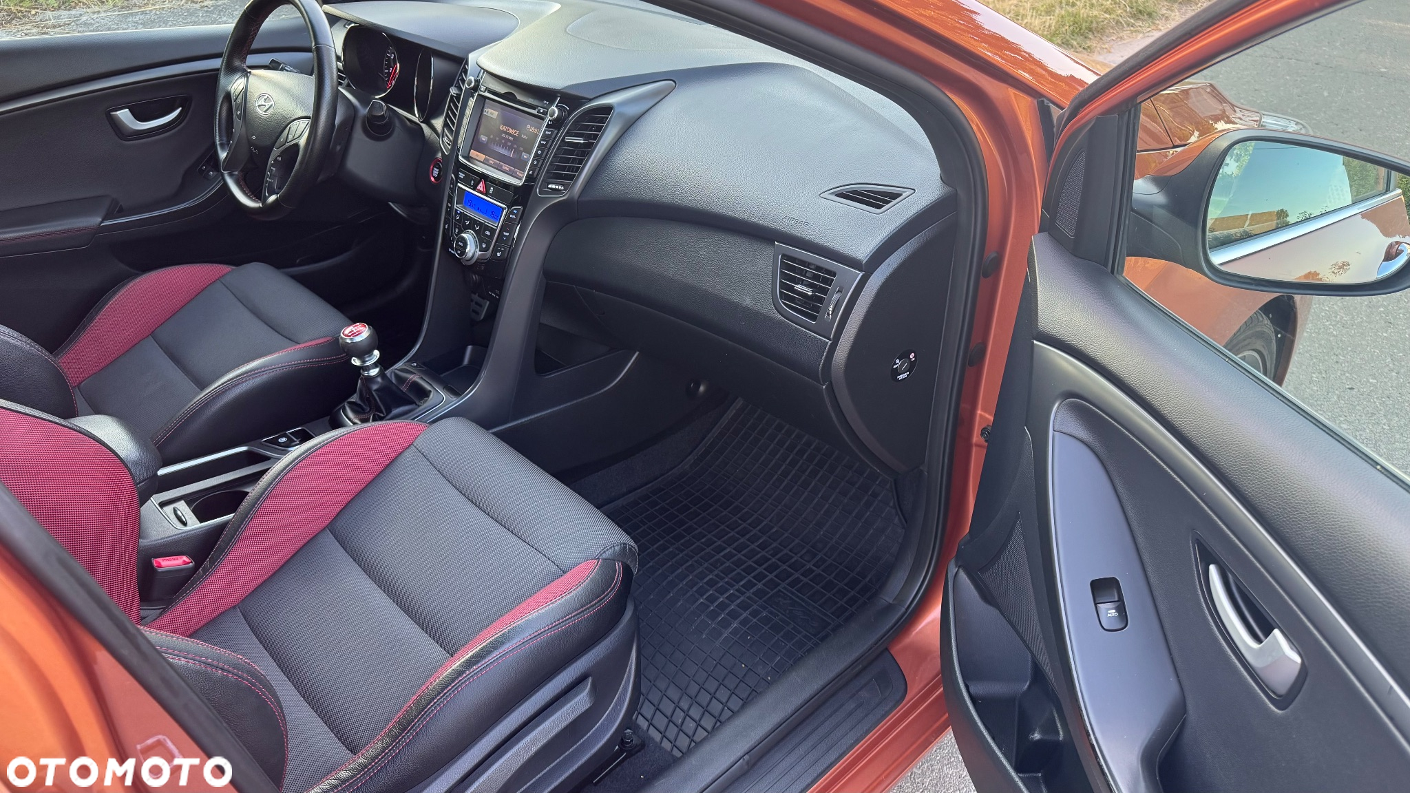 Hyundai i30 1.6 T GDI Turbo - 13