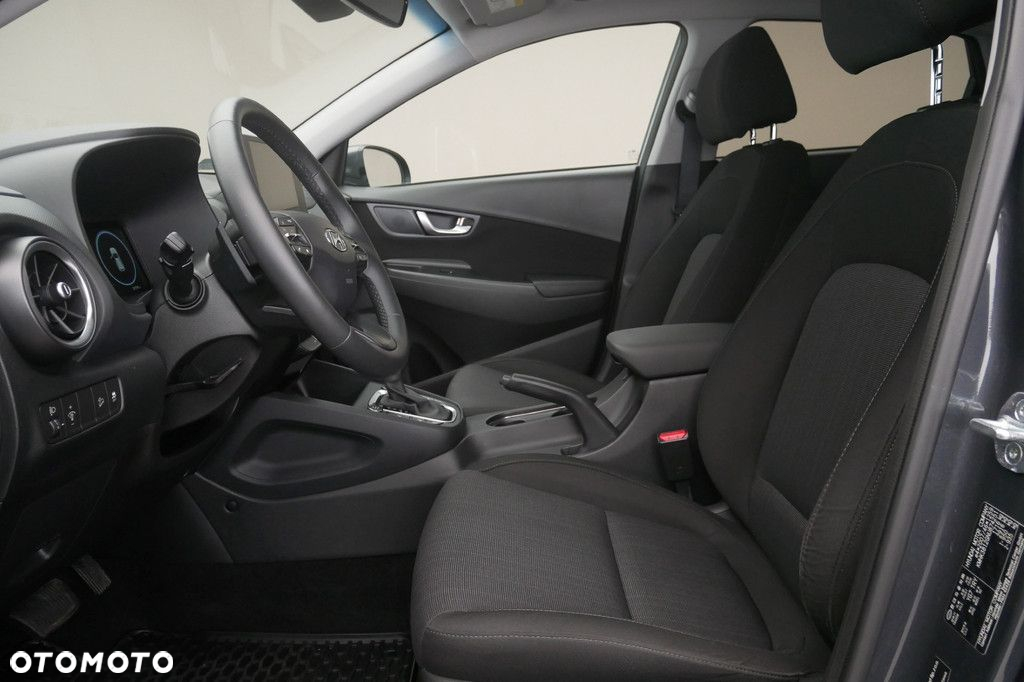 Hyundai Kona - 12